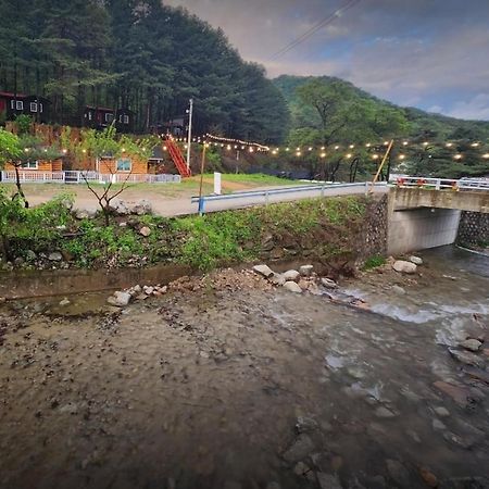 Hongcheon Gongjaksan Recreational Forest Pension Exterior photo