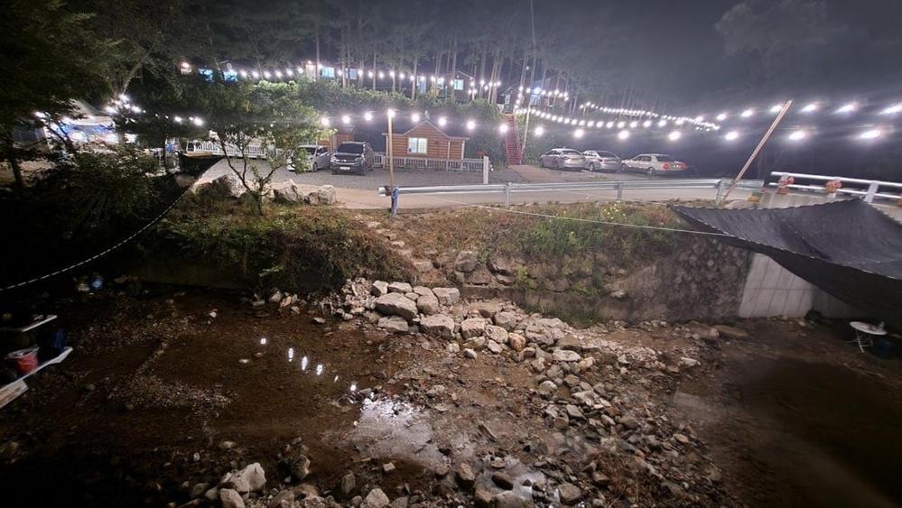 Hongcheon Gongjaksan Recreational Forest Pension Exterior photo