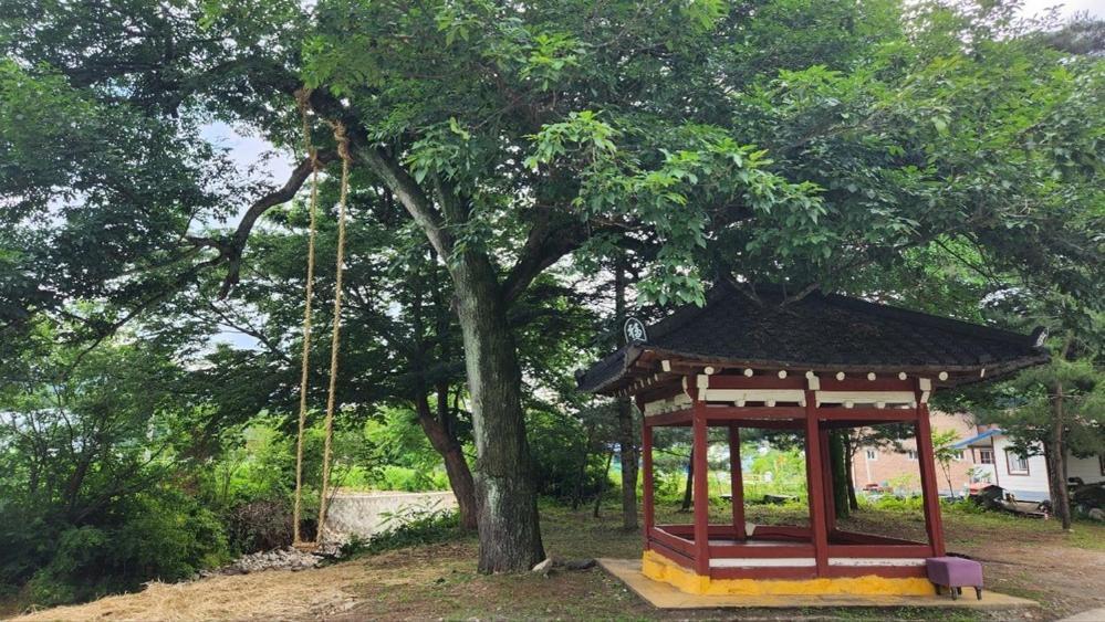 Hongcheon Gongjaksan Recreational Forest Pension Exterior photo